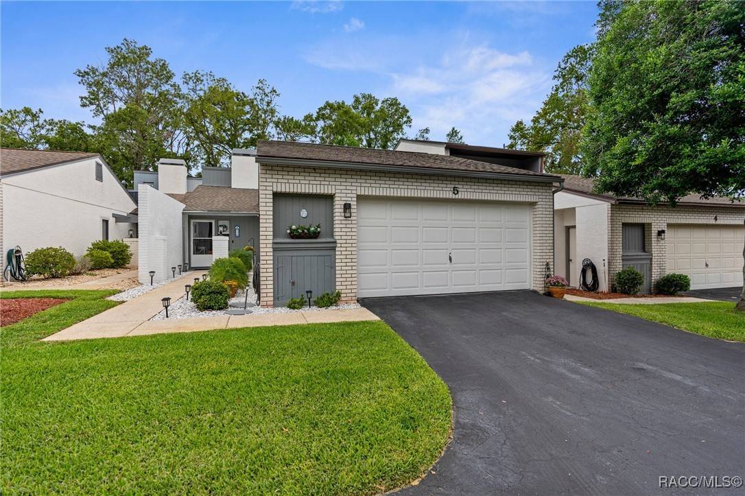 Homosassa, FL 34446,5 Pinewood GDNS