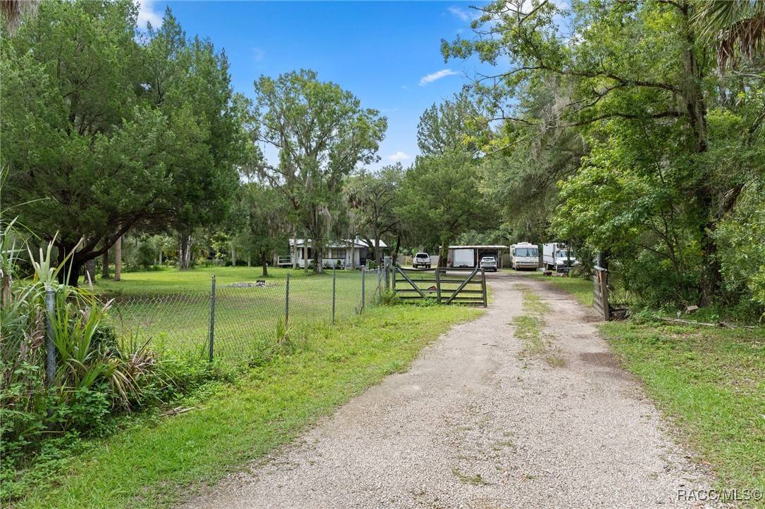 Inglis, FL 34449,186 Gladys AVE