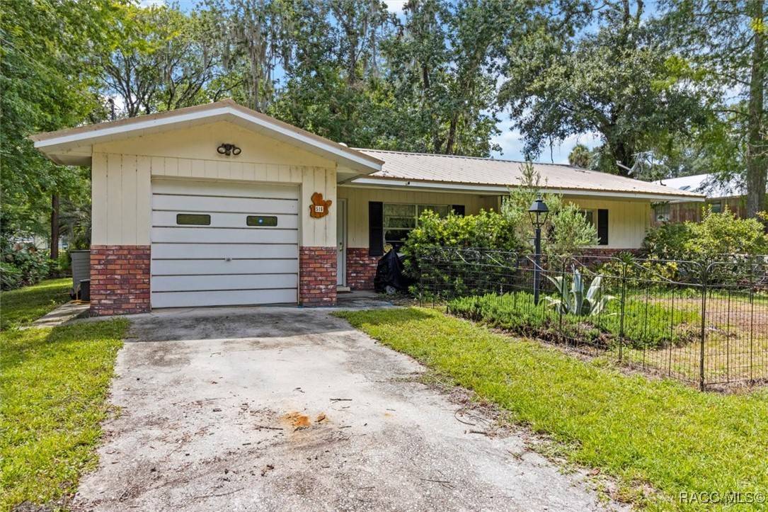Inverness, FL 34450,516 S Tuck PT