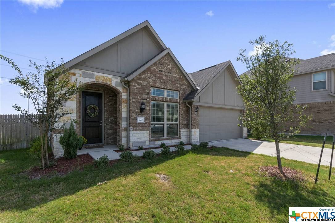 Hutto, TX 78634,923 Emory Stable DR