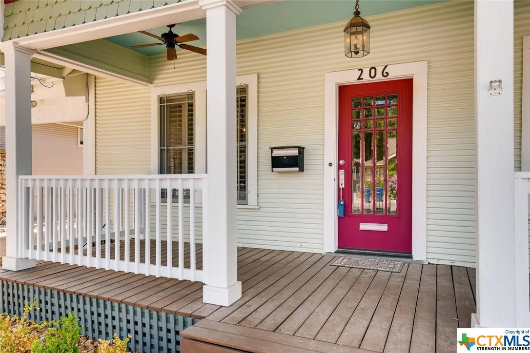 San Antonio, TX 78209,206 Queen Anne CT