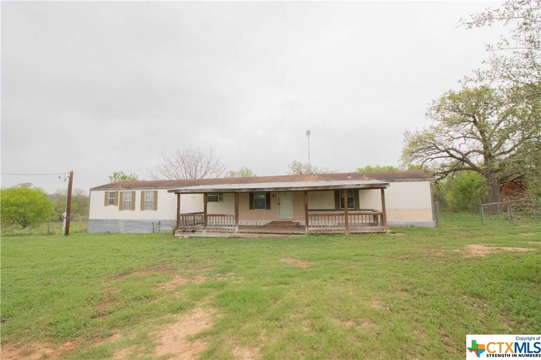 Floresville, TX 78114,866 County Road 304