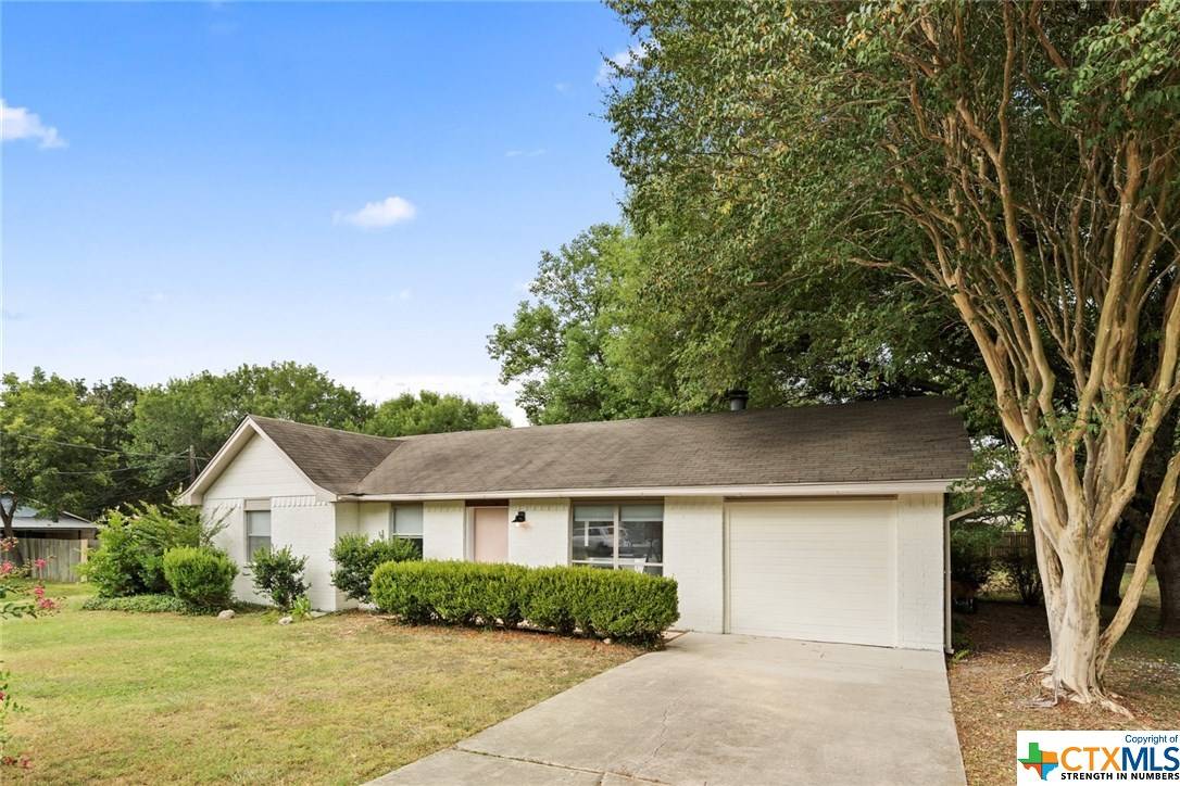 Maxwell, TX 78656,104 Country LN