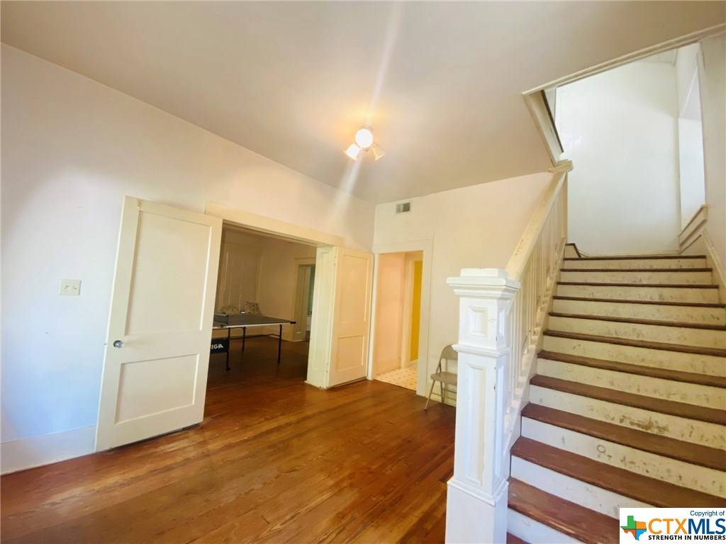 Yoakum, TX 77995,414 E Hugo ST