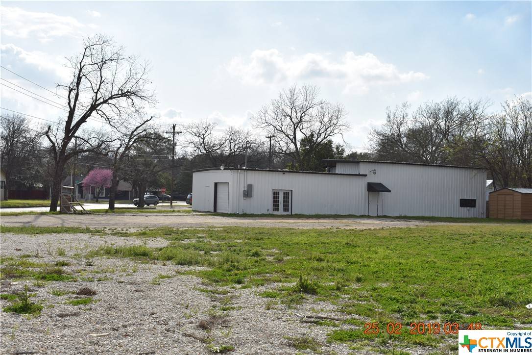 New Braunfels, TX 78130,824 S Seguin ST