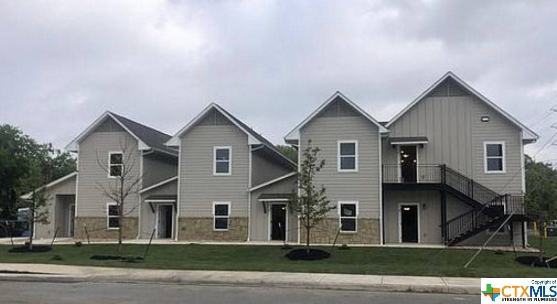 Seguin, TX 78155,1070 E Cedar ST