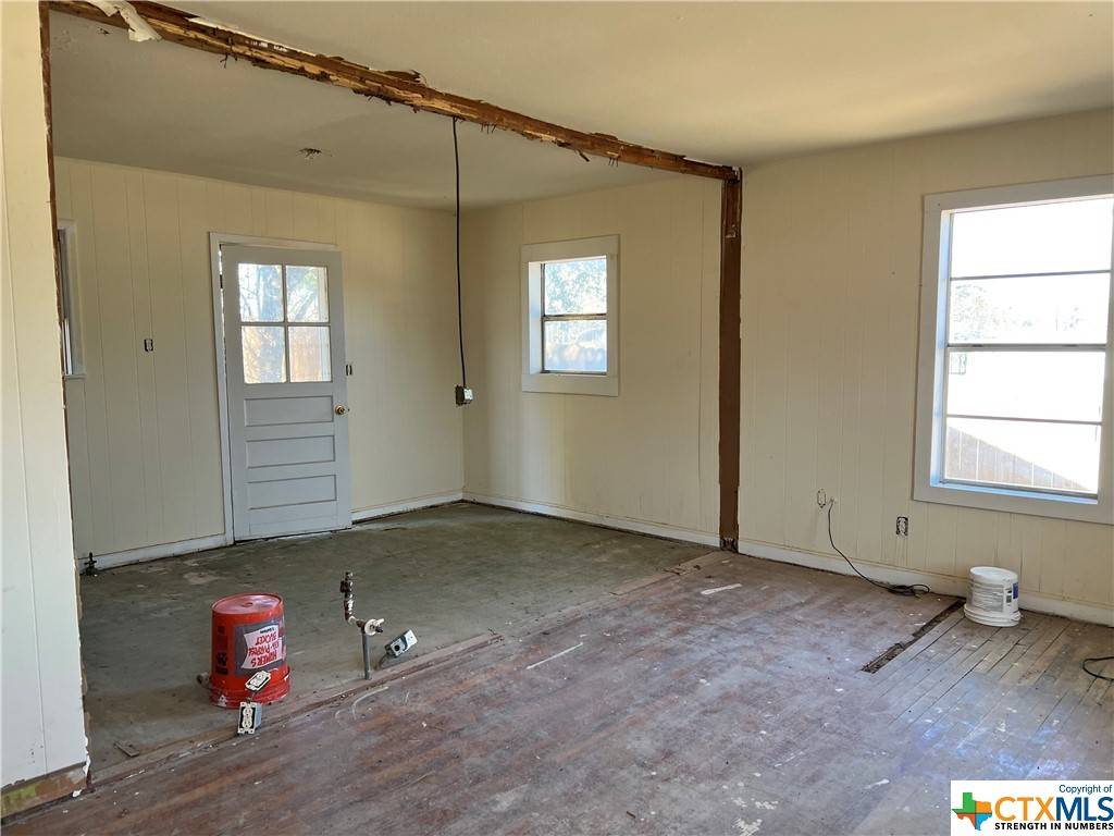 Lampasas, TX 76550,903 E Avenue I