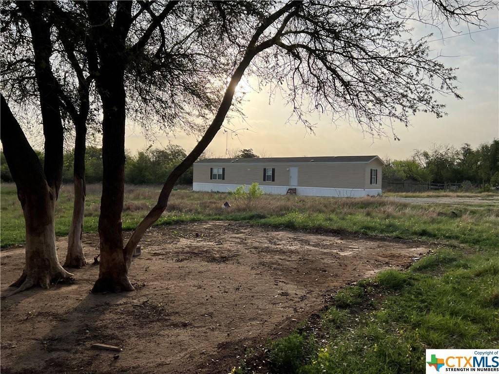 Luling, TX 78648,345 Meridian LN