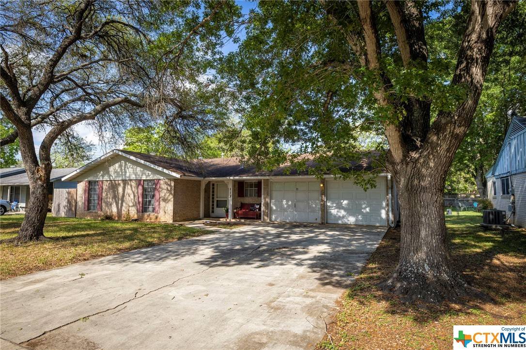 Seguin, TX 78155,112 Delany ST