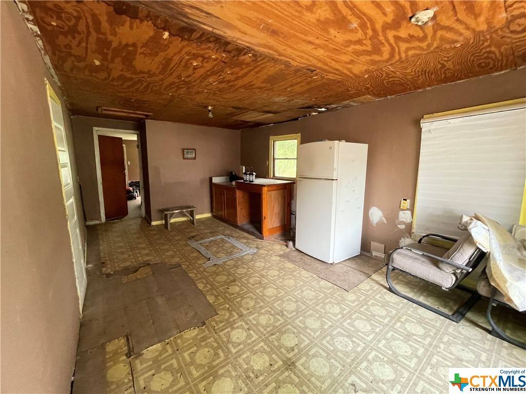 Seguin, TX 78155,553 Silva ST