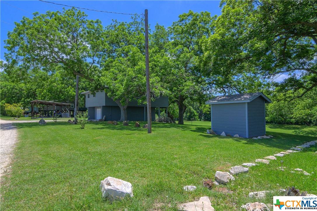 Seguin, TX 78155,1328 Darst Creek LN