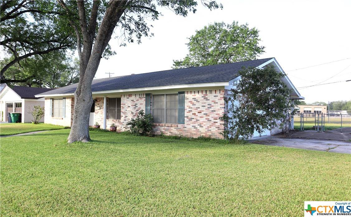 Victoria, TX 77901,101 Royal DR