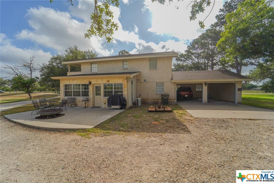 Cuero, TX 77954,263 Glen Oaks LN