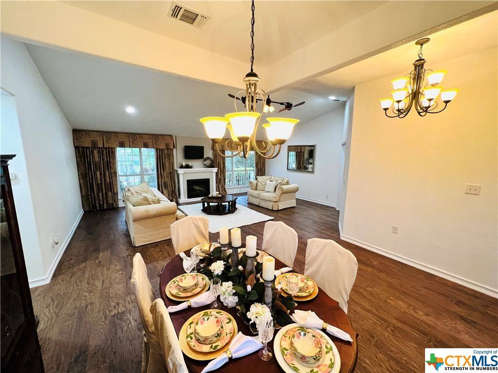 Seguin, TX 78155,1652 Mcknight RD