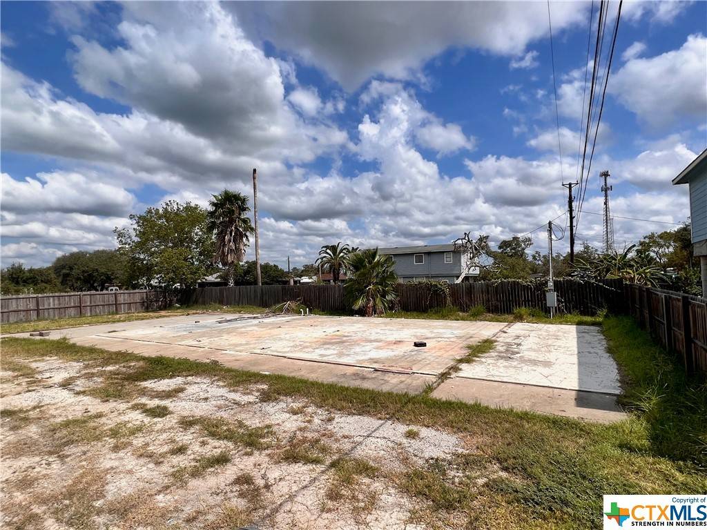 Rockport, TX 78382,114 Holiday Beach BLVD
