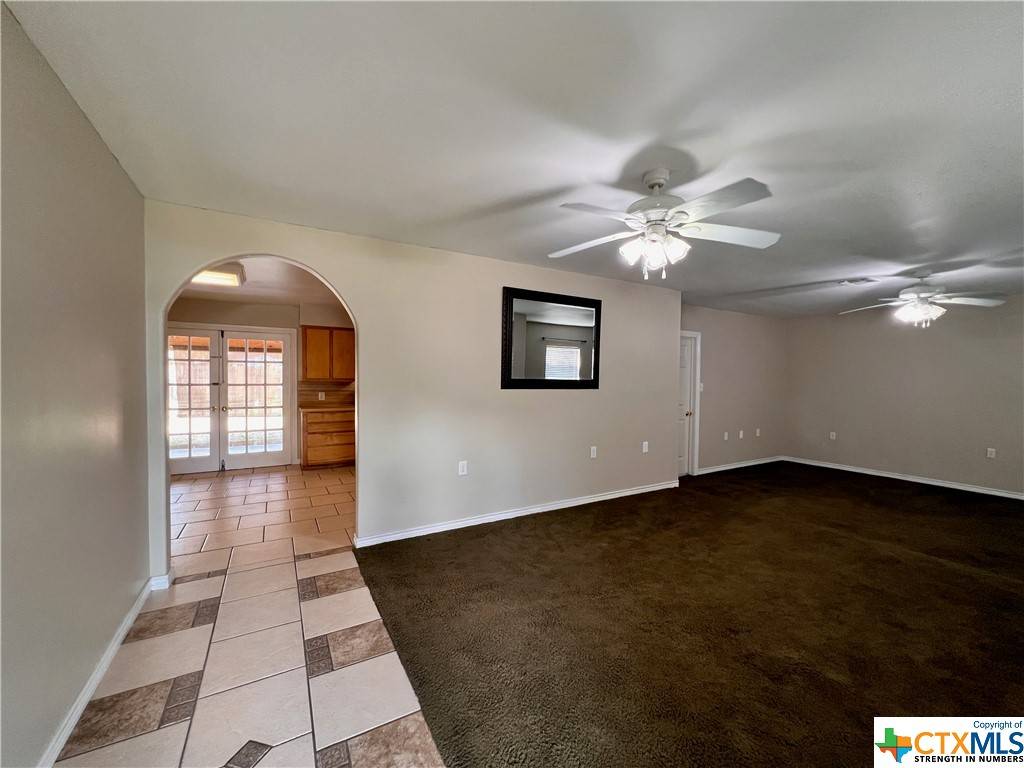 Rockport, TX 78382,817 N Doughty