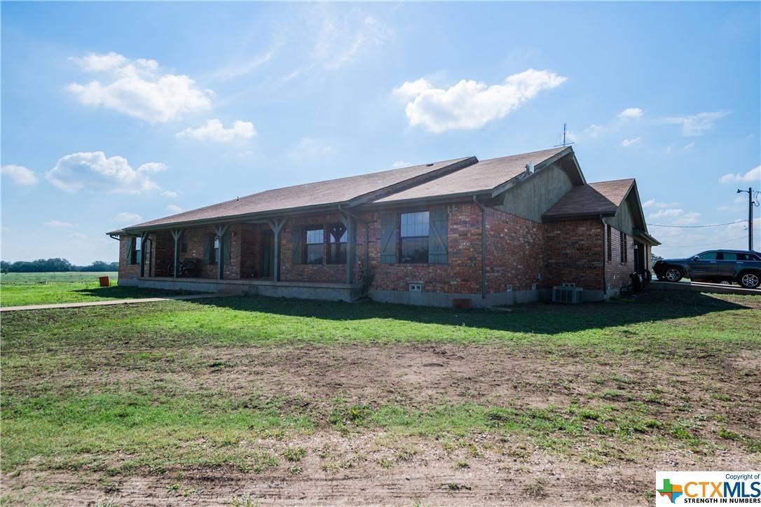 Lometa, TX 76853,406 CR 2600