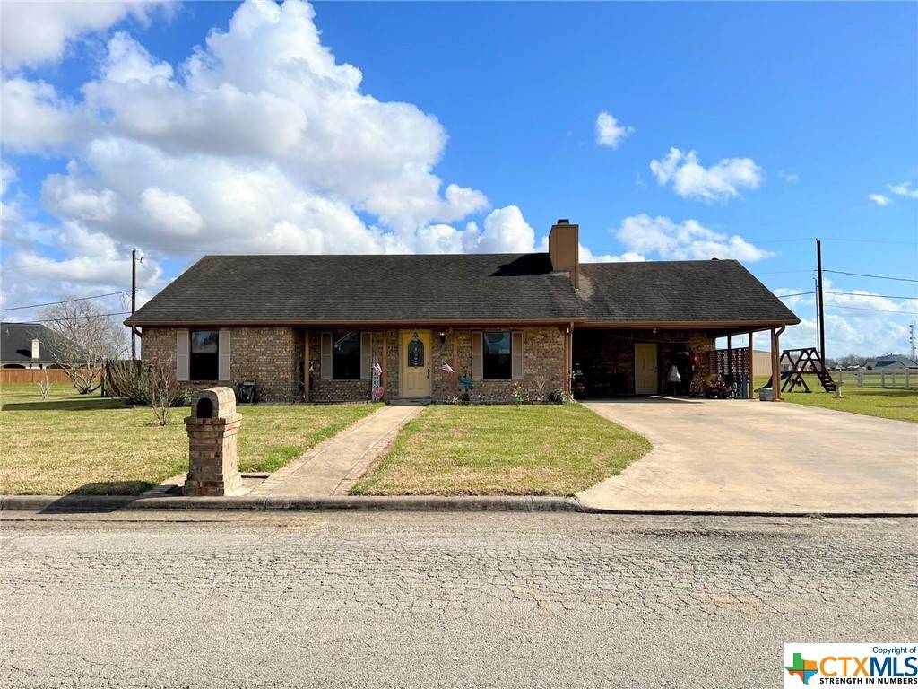 Edna, TX 77957,901 Foxglove DR