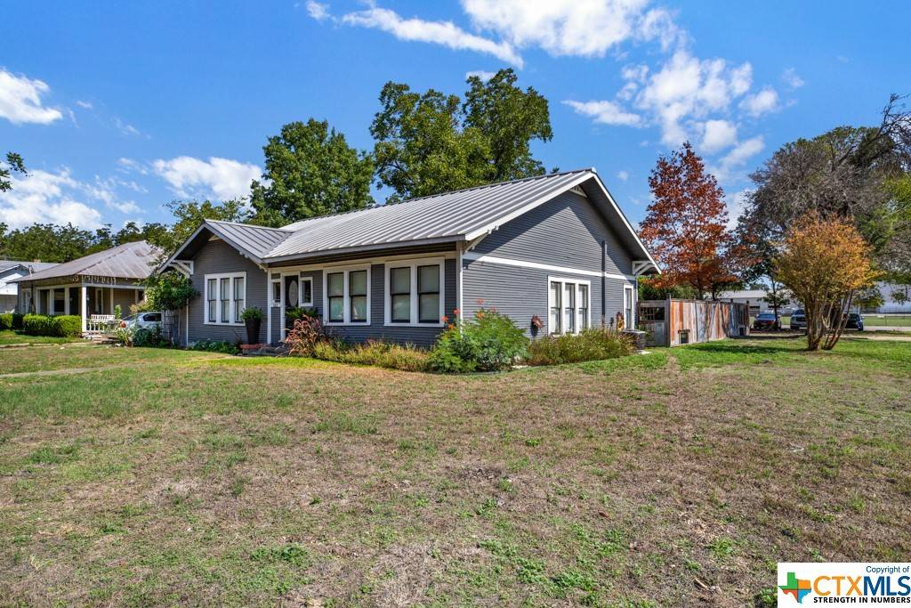 New Braunfels, TX 78130,565 S Guenther AVE