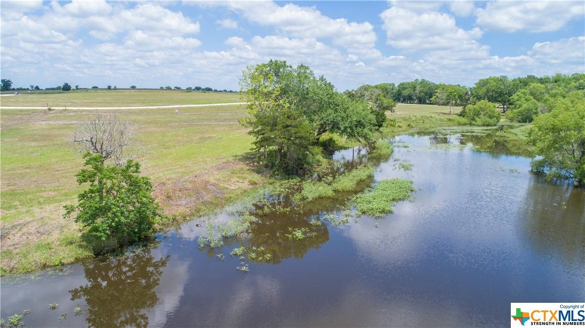 Shiner, TX 77984,511 CR 362 #Lot 7