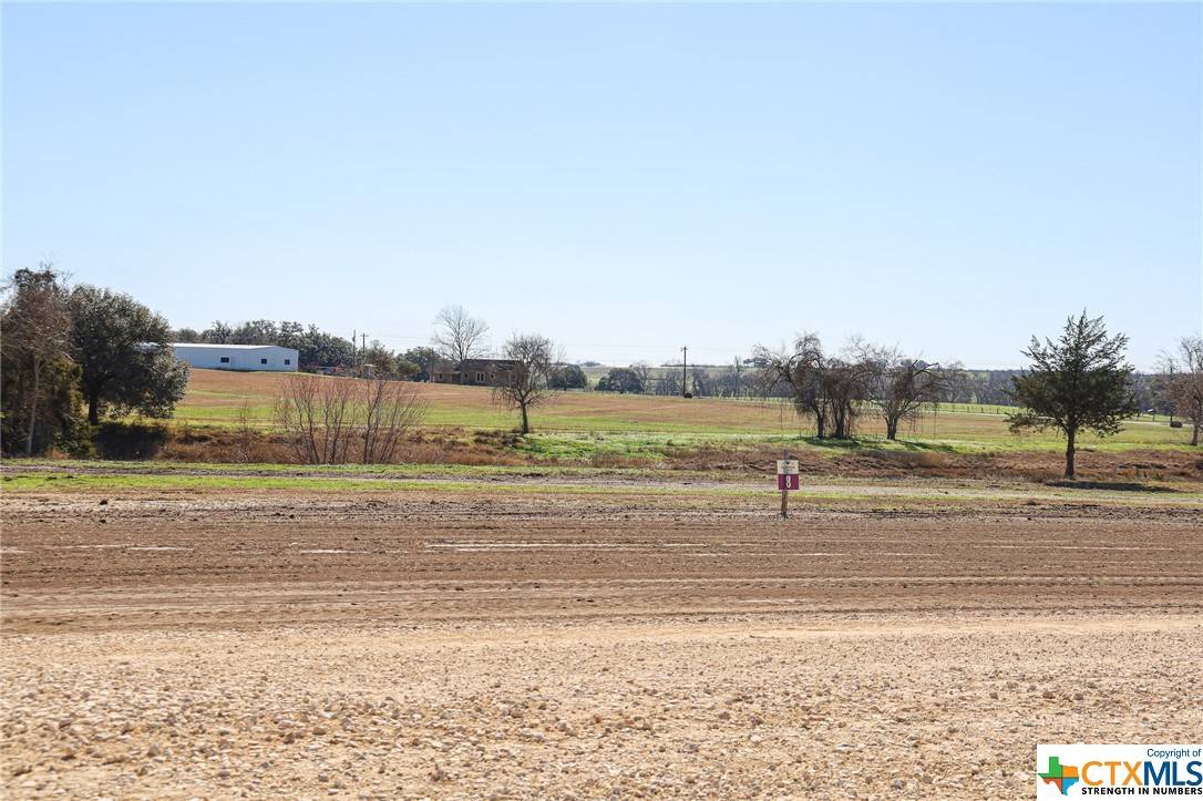 Shiner, TX 77984,511 CR 362 #Lot 8