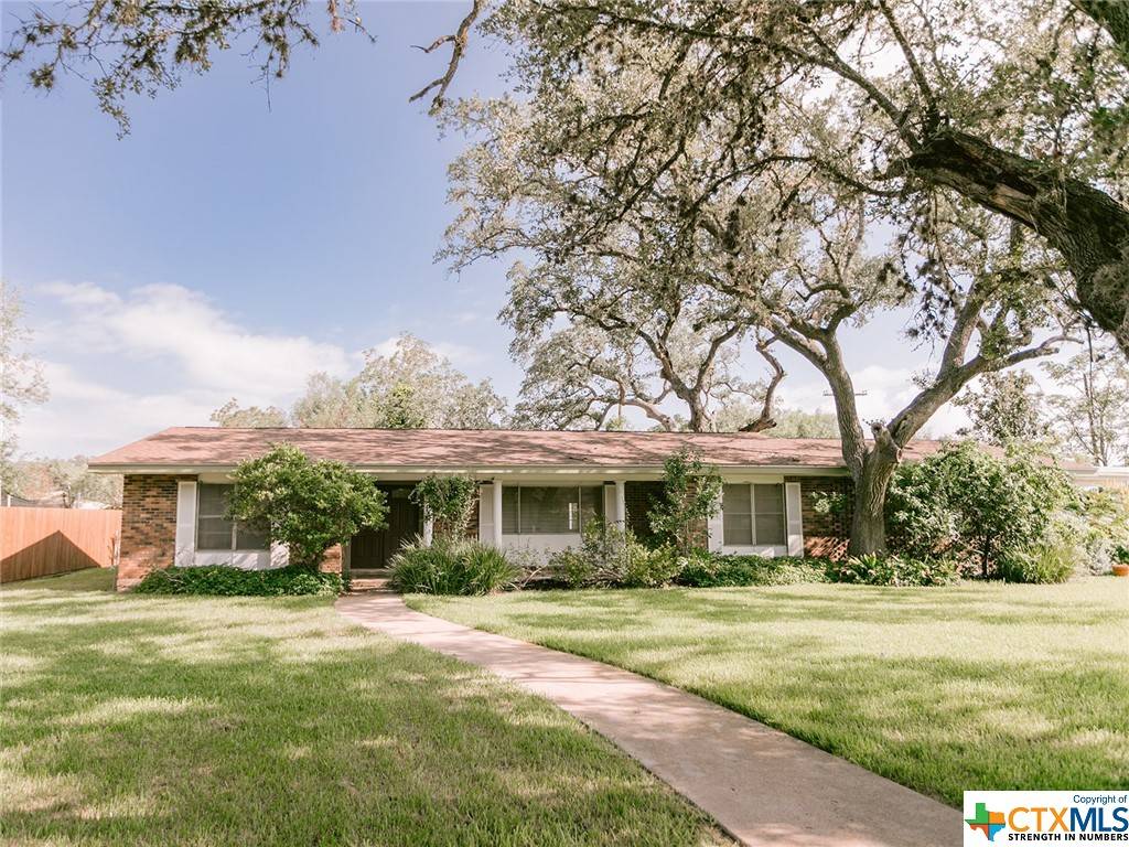 Cuero, TX 77954,204 W Johnson ST