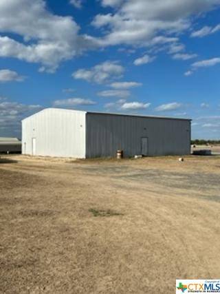 La Vernia, TX 78121,203 Airpark DR