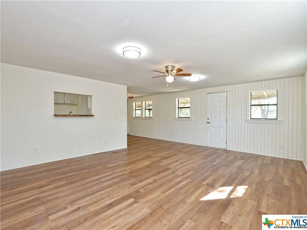 Dale, TX 78616,102 Green Acre DR