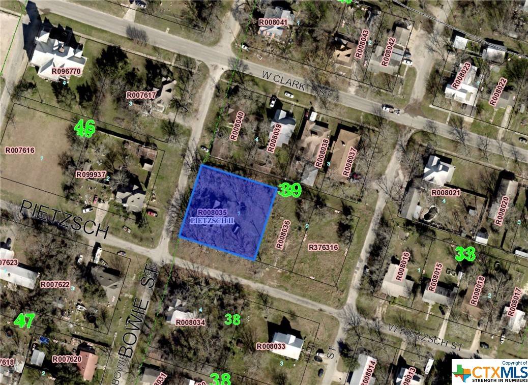 Bartlett, TX 76511,542 W Pietzsch ST