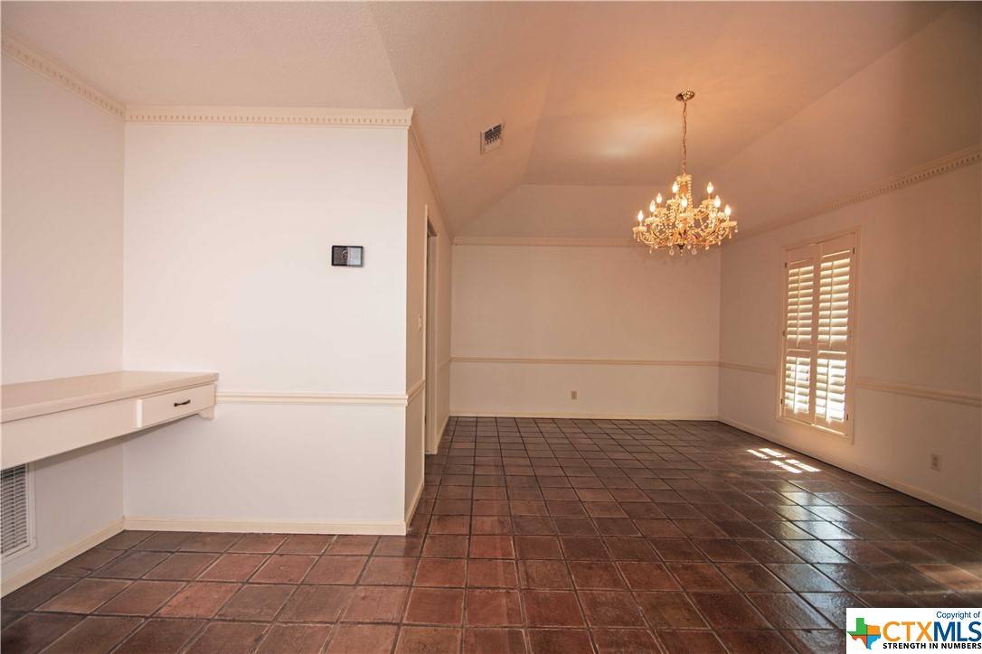 Victoria, TX 77904,6032 Country Club DR