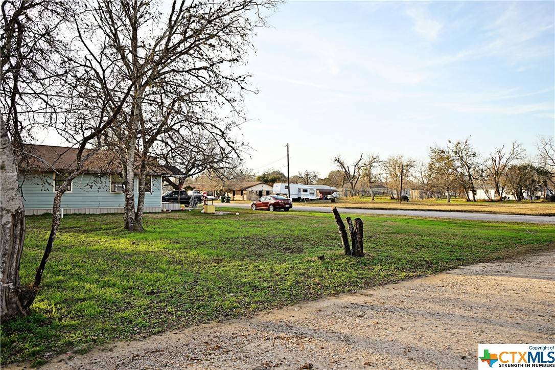 Cuero, TX 77954,00 Weldon ST