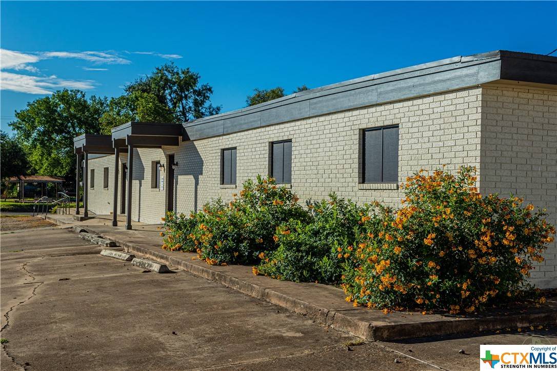 George West, TX 78022,200 Bowie