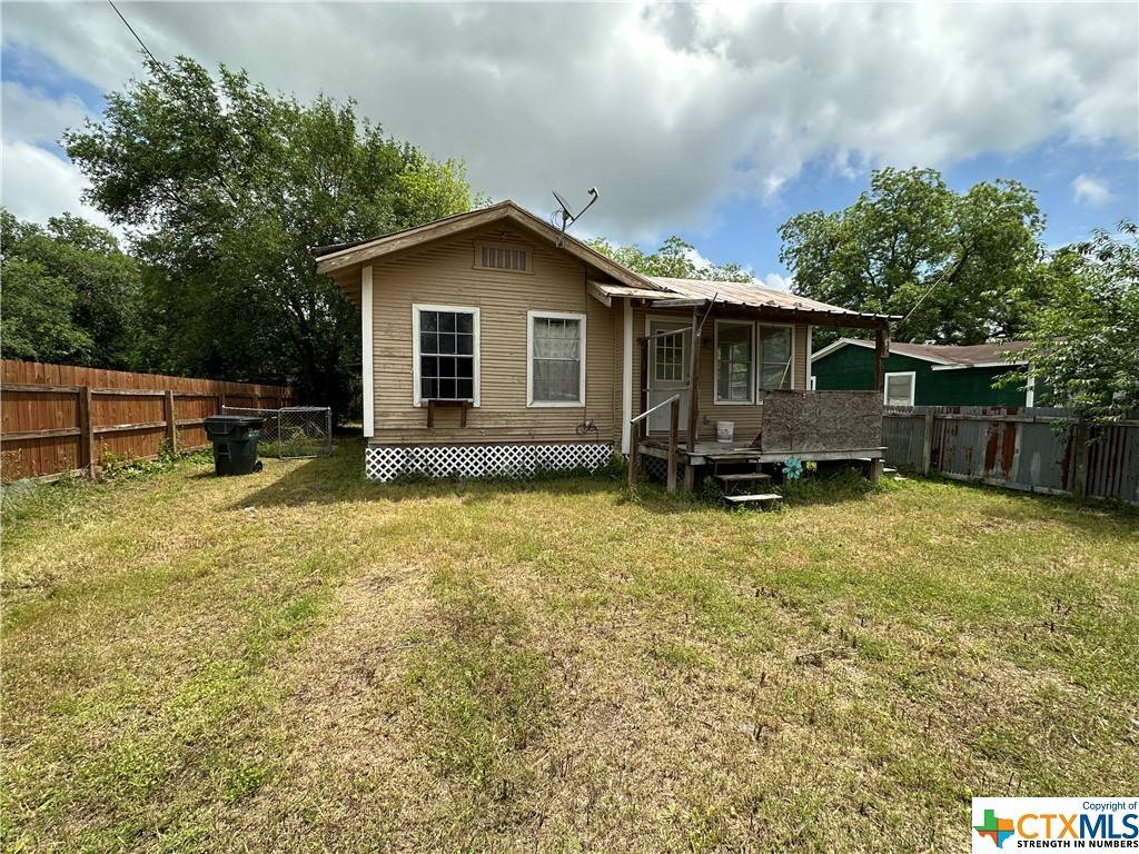 Yorktown, TX 78164,532 N Eckhardt ST