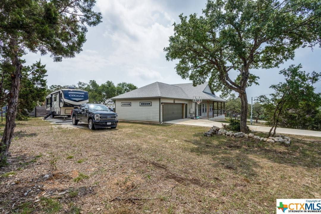 Fischer, TX 78623,565 Possum Tree