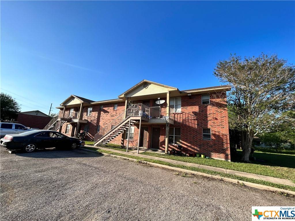 Beeville, TX 78102,1703-1705 S Washington ST