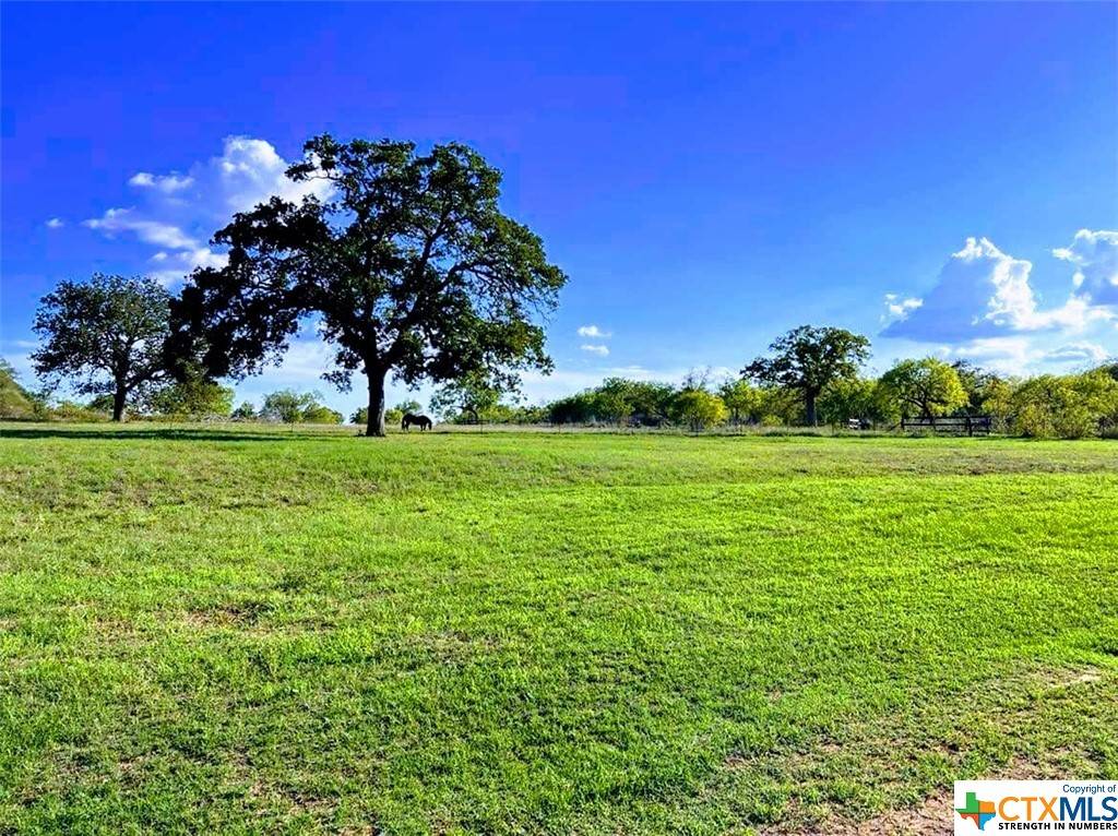 Gonzales, TX 78629,1831 County Rd 105