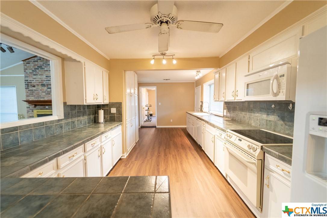 Victoria, TX 77901,317 Beechwood DR