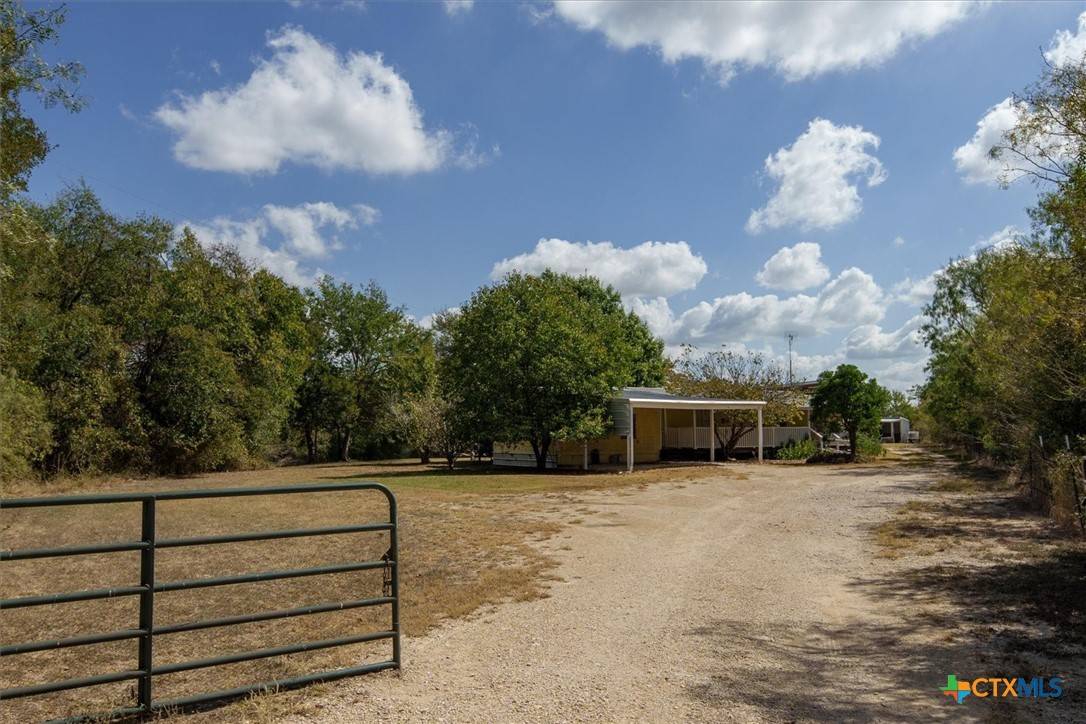 Dale, TX 78616,800 Molasses RD