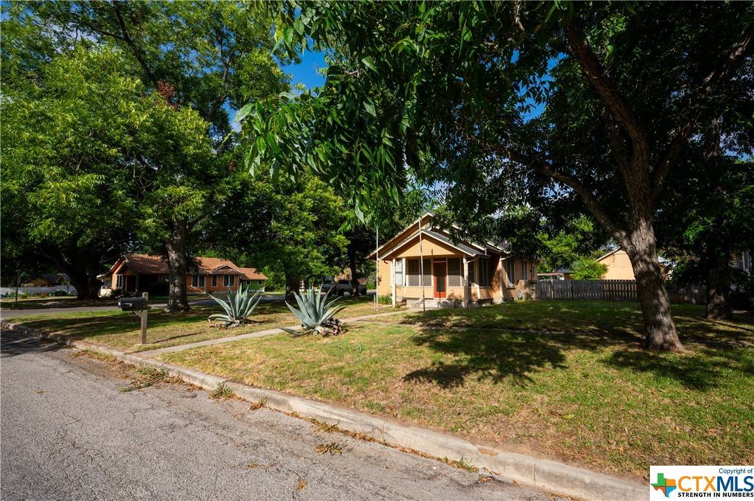 Luling, TX 78648,520 S Pecan AVE