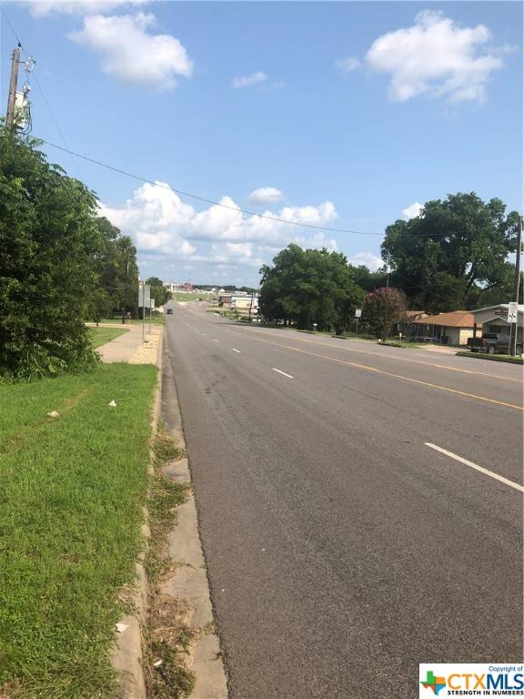 Temple, TX 76504,2400-2406 Airport RD