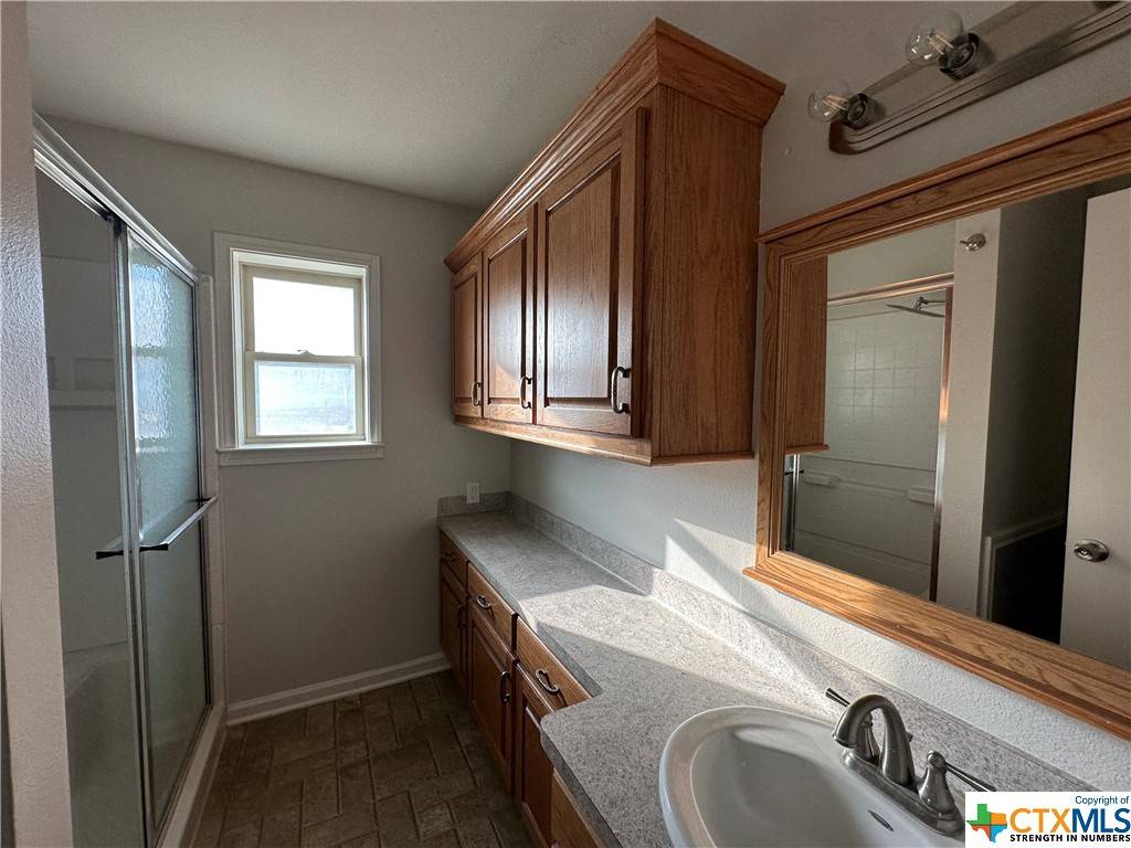 Cuero, TX 77954,709 Third ST