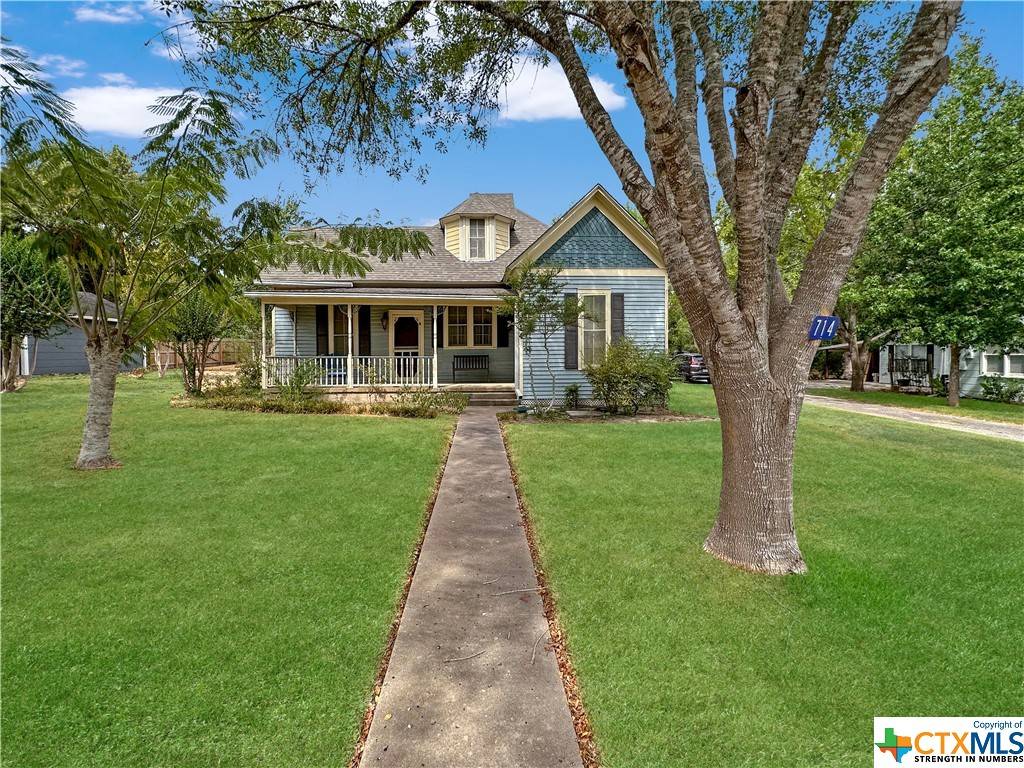 Flatonia, TX 78941,714 S Faires ST