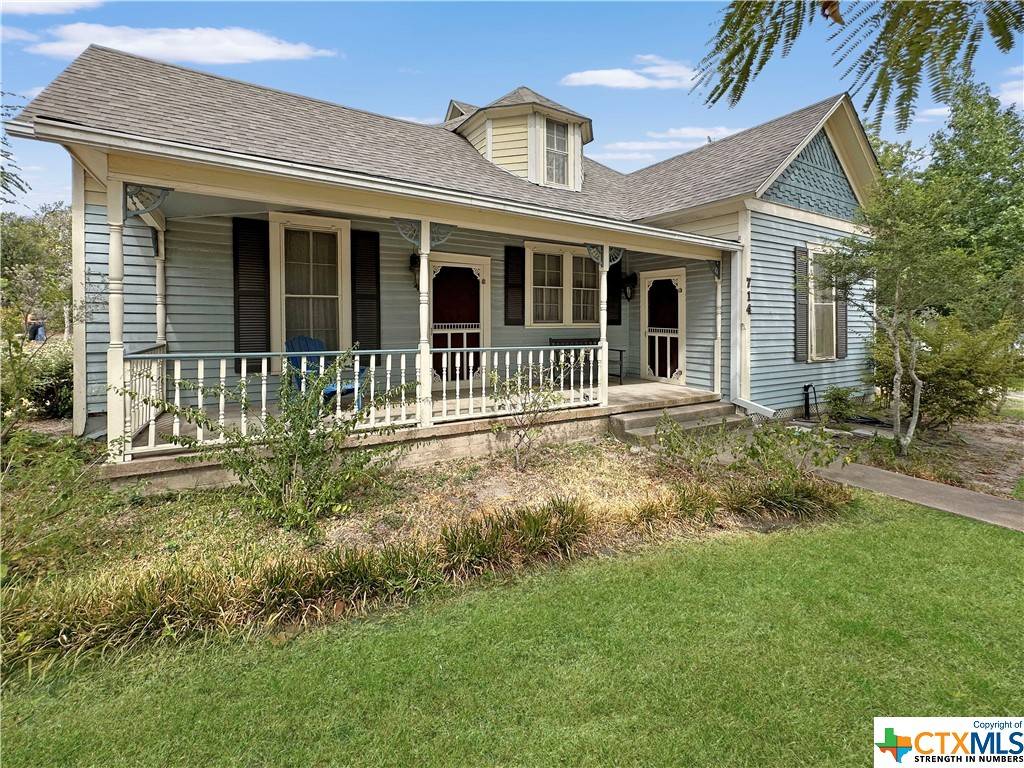 Flatonia, TX 78941,714 S Faires ST