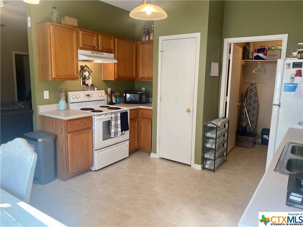 Gatesville, TX 76528,304 Sealy CT