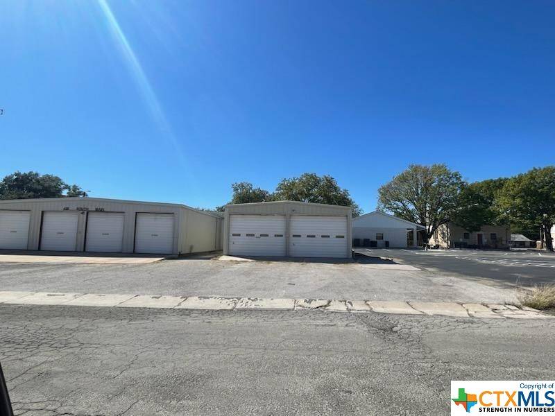 Lampasas, TX 76550,408 S Main ST