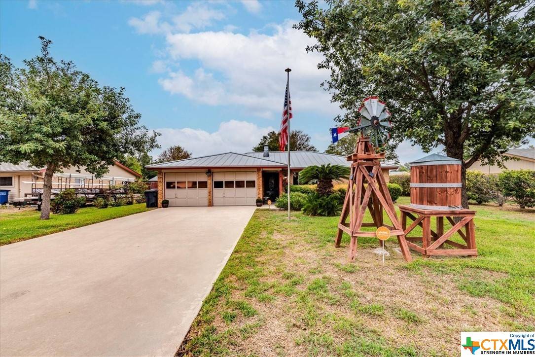 New Braunfels, TX 78130,141 Trail Wood