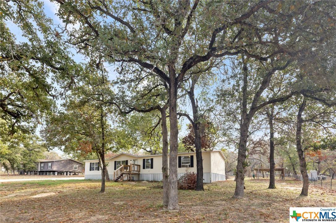 Adkins, TX 78101,104 Encino Bonito