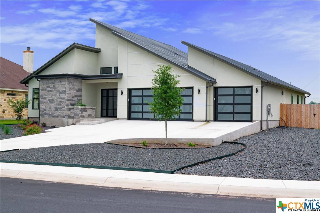 Seguin, TX 78155,600 Oak Creek Pkwy