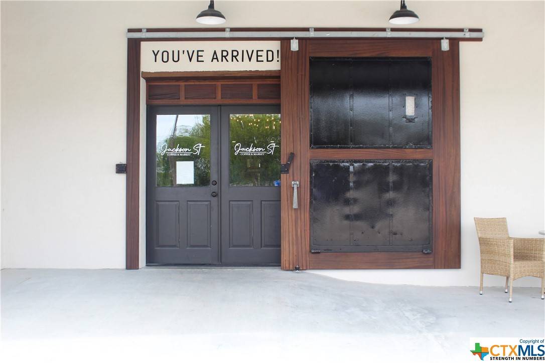 El Campo, TX 77437,711 W Jackson ST