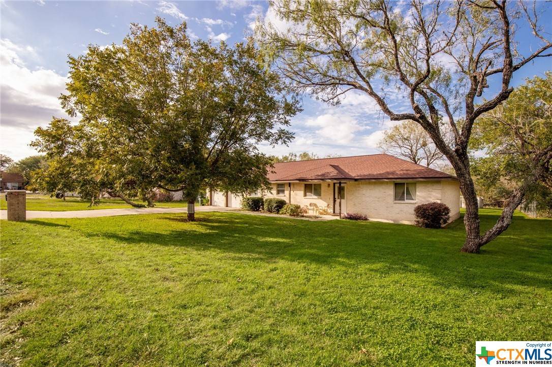 Seguin, TX 78155,151 Tanglewood DR